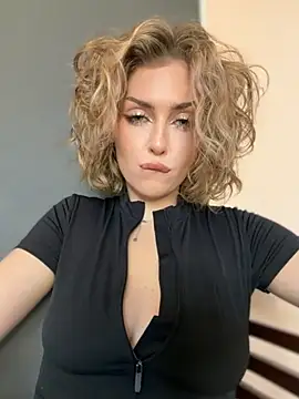 KellyKeler online show from October 28, 1:25 pm