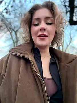 Snapshot of KellyKeler chatting on December 18, 1:28 pm KellyKeler online show from December 18, 1:28 pm