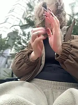 Snapshot of KellyKeler chatting on January 10, 10:17 am KellyKeler online show from January 10, 10:17 am