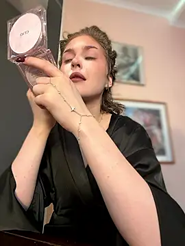 Snapshot of KellyKeler chatting on January 16, 10:19 am KellyKeler online show from January 16, 10:19 am