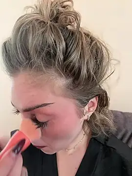 Snapshot of KellyKeler chatting on January 18, 10:41 am KellyKeler online show from January 18, 10:41 am