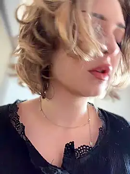 KellyKeler online show from April 15, 10:44 am