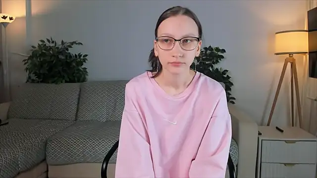 AnnisGelI online show from December 2, 1:39 pm