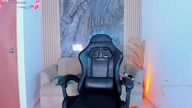 KrystalEvans online show from September 20, 8:54 pm
