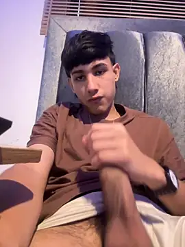 Snapshot of cody_fox10 chatting on November 15, 9:32 pm cody fox10 online show from November 15, 9:32 pm