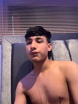 Snapshot of cody_fox10 chatting on November 16, 6:35 pm cody fox10 online show from November 16, 6:35 pm