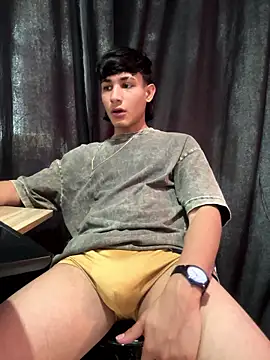 Snapshot of cody_fox10 chatting on January 7, 7:38 pm cody fox10 online show from January 7, 7:38 pm