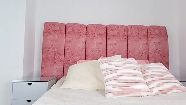 emmacurvy online show from November 20, 3:07 am