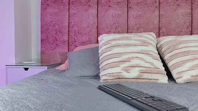 emmacurvy online show from January 10, 3:08 am