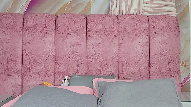 emmacurvy online show from February 28, 3:07 am