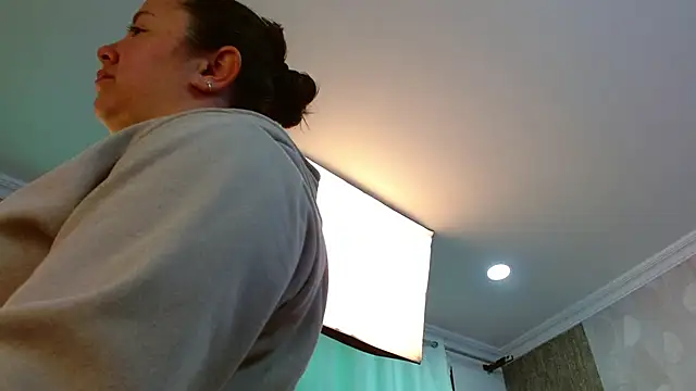 Snapshot of elamurray chatting on November 25, 11:21 am elamurray online show from November 25, 11:21 am