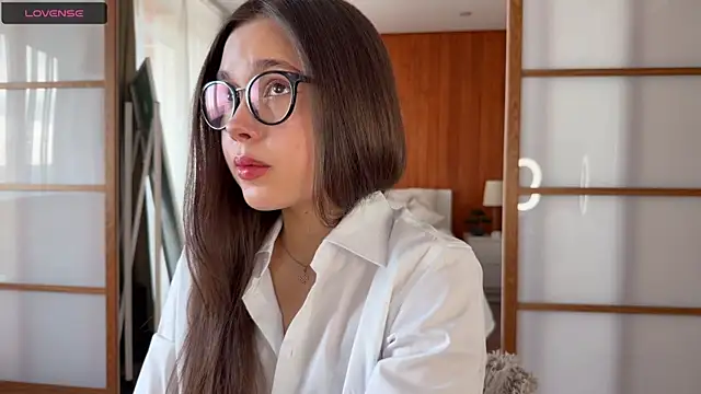 Snapshot of PlumyBun chatting on November 22, 4:22 am PlumyBun online show from November 22, 4:22 am