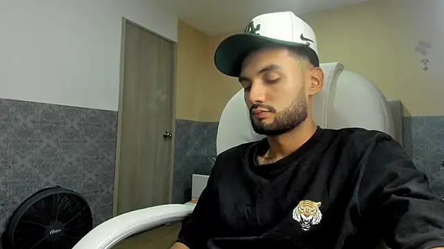 Ryan Jackson  online show from September 23, 12:13 am