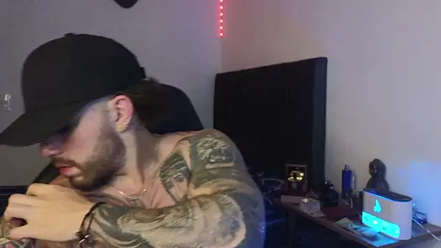 Snapshot of Ades_Lowe chatting on February 12, 7:03 am Ades Lowe online show from February 12, 7:03 am