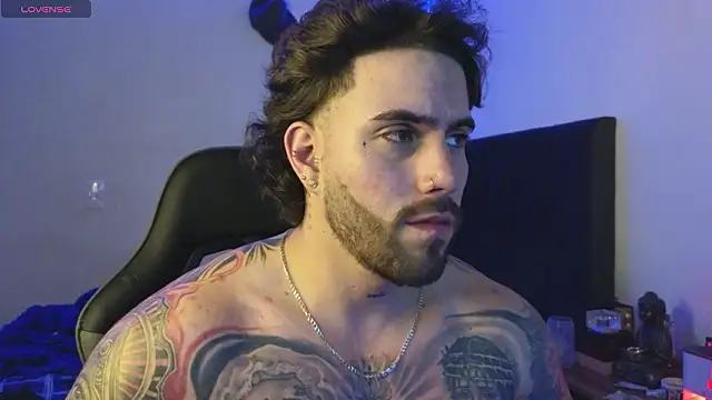 Snapshot of Ades_Lowe chatting on February 20, 6:26 am Ades Lowe online show from February 20, 6:26 am