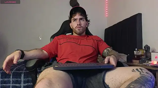 Snapshot of Ades_Lowe chatting on February 21, 4:57 am Ades Lowe online show from February 21, 4:57 am