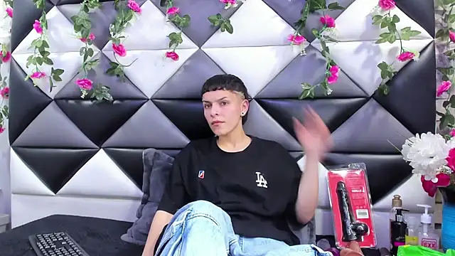 Snapshot of Megan_Thompson_ chatting on September 11, 2:11 am Megan Thompson  online show from September 11, 2:11 am