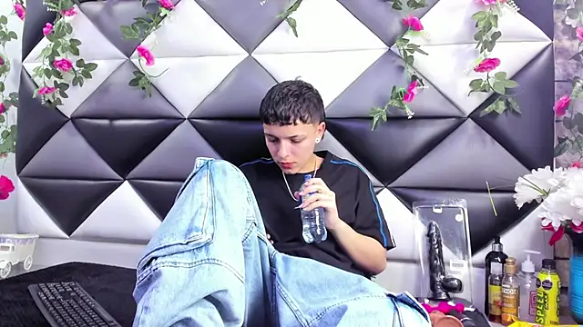 Snapshot of Megan_Thompson_ chatting on October 9, 2:20 am Megan Thompson  online show from October 9, 2:20 am