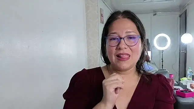 scarlett widow  online show from December 20, 3:35 am