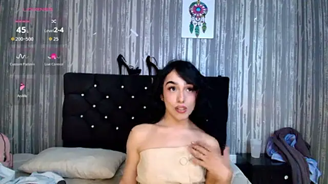 Alicee Moonn online show from December 19, 12:17 am