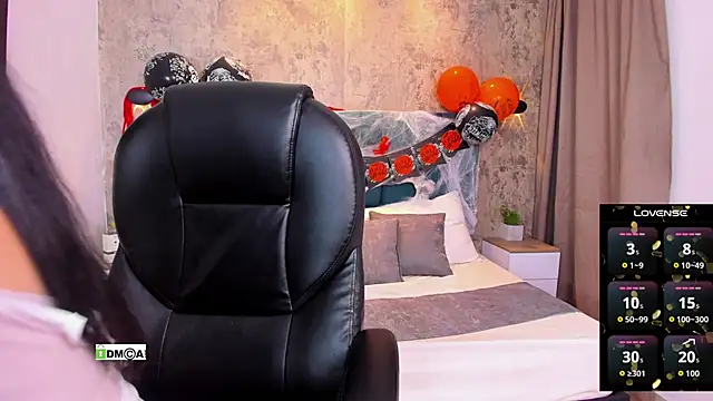 Snapshot of susanasmith18 chatting on October 29, 8:10 pm susanasmith18 online show from October 29, 8:10 pm