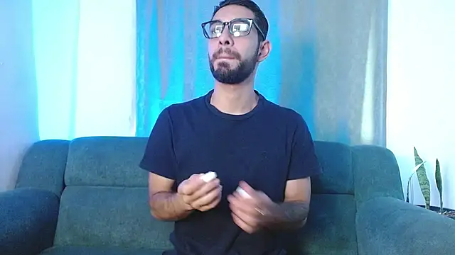 Snapshot of ReyPablo1 chatting on October 14, 9:15 pm ReyPablo1 online show from October 14, 9:15 pm