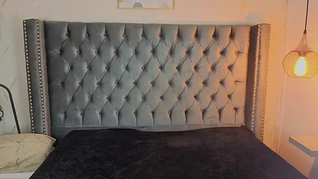 Anya Belth online show from April 15, 7:32 pm