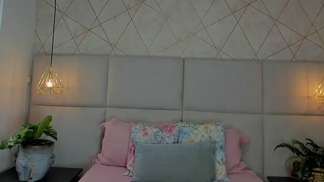 Snapshot of SamayRyann chatting on April 23, 1:57 pm SamayRyann online show from April 23, 1:57 pm