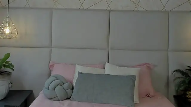 Snapshot of SamayRyann chatting on May 16, 1:43 pm SamayRyann online show from May 16, 1:43 pm