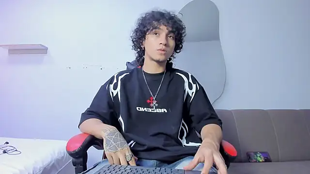 JackesTaylor online show from April 8, 6:13 am