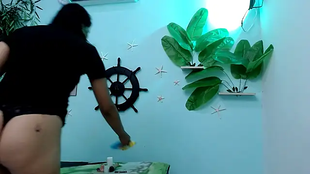 eladyrous98 online show from October 2, 1:07 pm