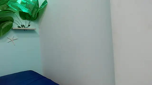 eladyrous98 online show from December 23, 3:15 am