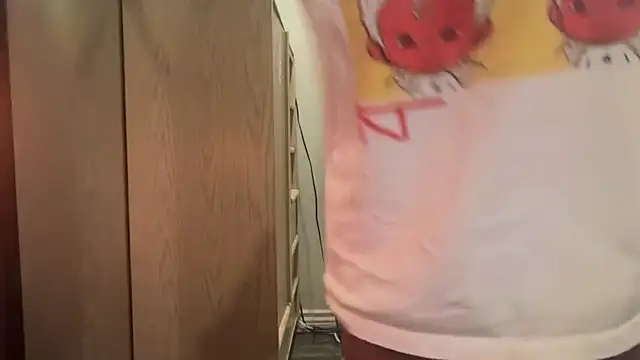 kSwisssxxx online show from October 28, 6:39 am