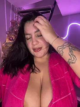 victoria amatista  online show from December 1, 7:35 am