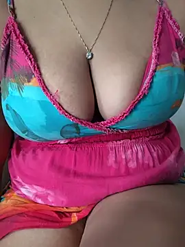 Snapshot of jadeamourim__ chatting on May 28, 6:16 pm jadeamourim online show from May 28, 6:16 pm