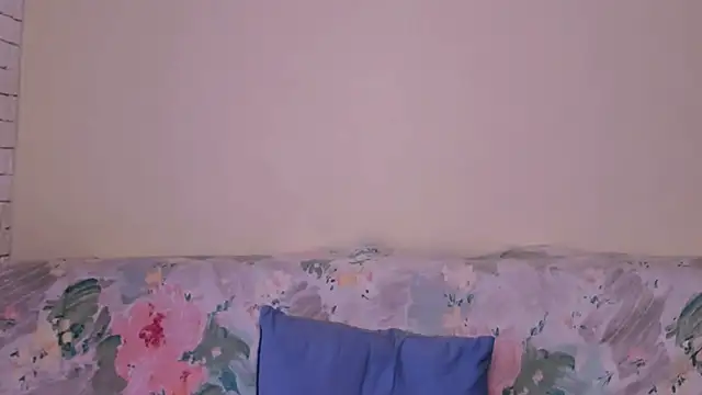 Elle Pearl  online show from January 18, 7:34 am