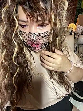xoxLILxMELOxox online show from October 10, 4:28 pm