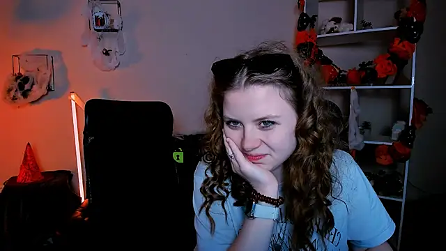 foxy tease  online show from October 22, 10:42 pm