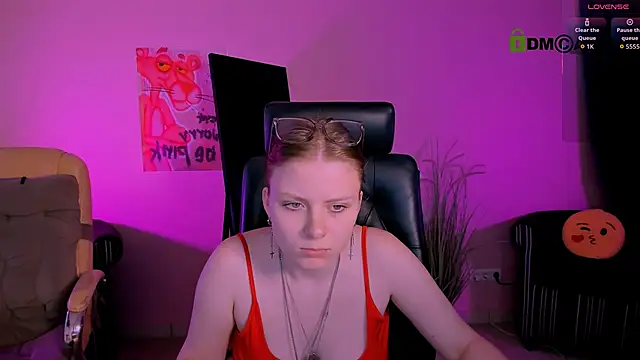 foxy tease  online show from November 8, 1:00 pm