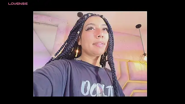 Snapshot of Soleil_66 chatting on November 3, 7:20 am Soleil 66 online show from November 3, 7:20 am