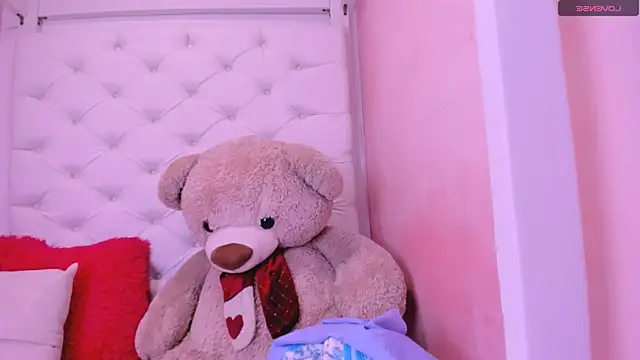 eimy skinny  online show from April 7, 2:06 pm