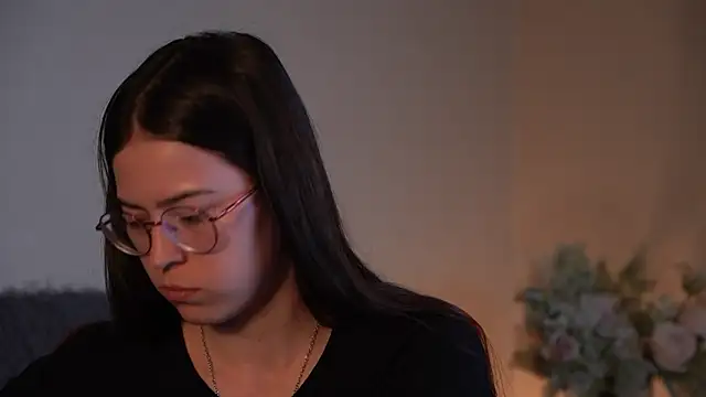 Snapshot of ywixos chatting on September 14, 10:14 am ywixos online show from September 14, 10:14 am