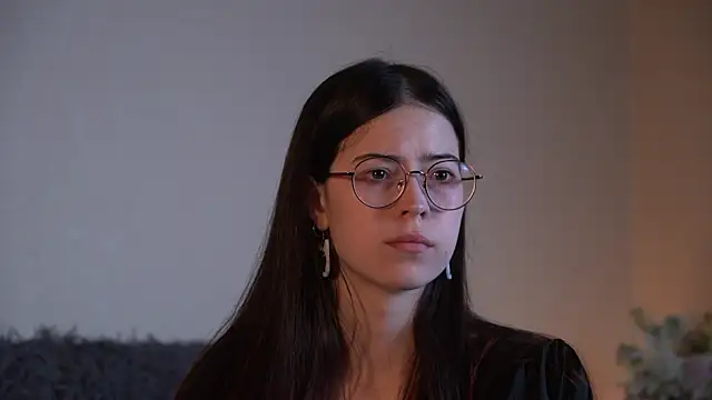 Snapshot of ywixos chatting on September 20, 9:21 am ywixos online show from September 20, 9:21 am