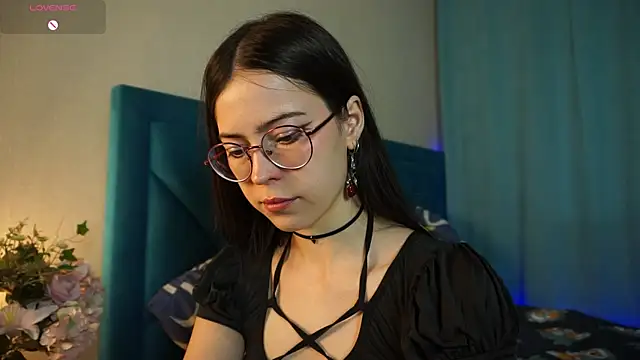 Snapshot of ywixos chatting on September 26, 1:37 pm ywixos online show from September 26, 1:37 pm