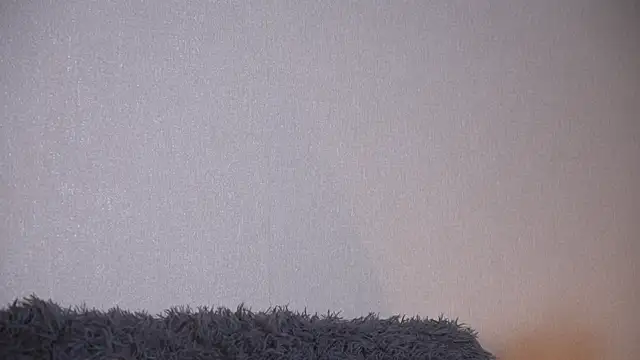 Snapshot of ywixos chatting on September 30, 2:44 pm ywixos online show from September 30, 2:44 pm