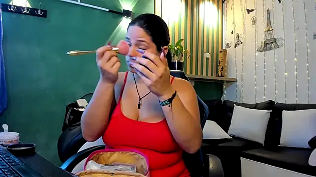 Snapshot of lucia_ht chatting on October 29, 3:53 am lucia ht online show from October 29, 3:53 am