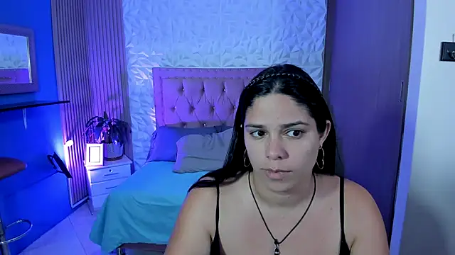 Snapshot of lucia_ht chatting on October 31, 5:19 am lucia ht online show from October 31, 5:19 am