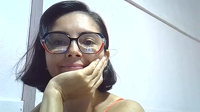Snapshot of Luana_sexy42 chatting on May 24, 2:05 am Luana sexy42 online show from May 24, 2:05 am