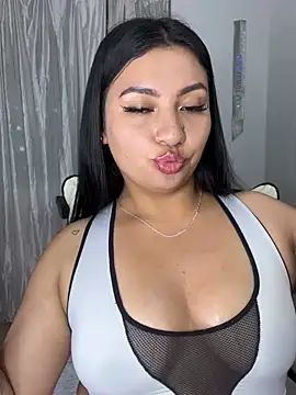 Issa Santana online show from May 30, 9:34 pm