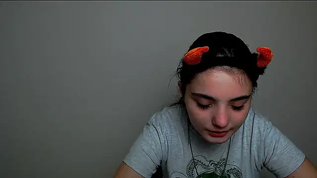 Sun Shine   online show from October 10, 9:03 pm